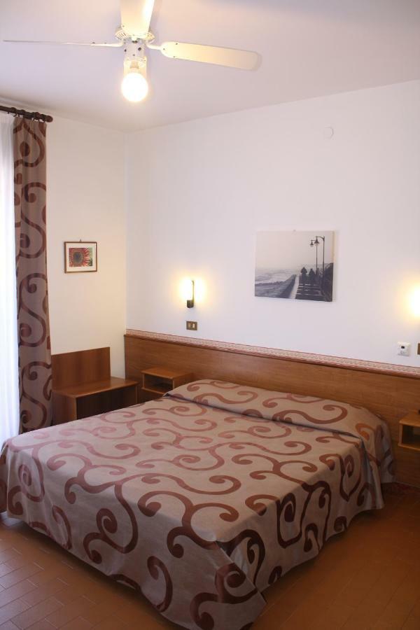 Hotel Helga Caorle Exteriör bild